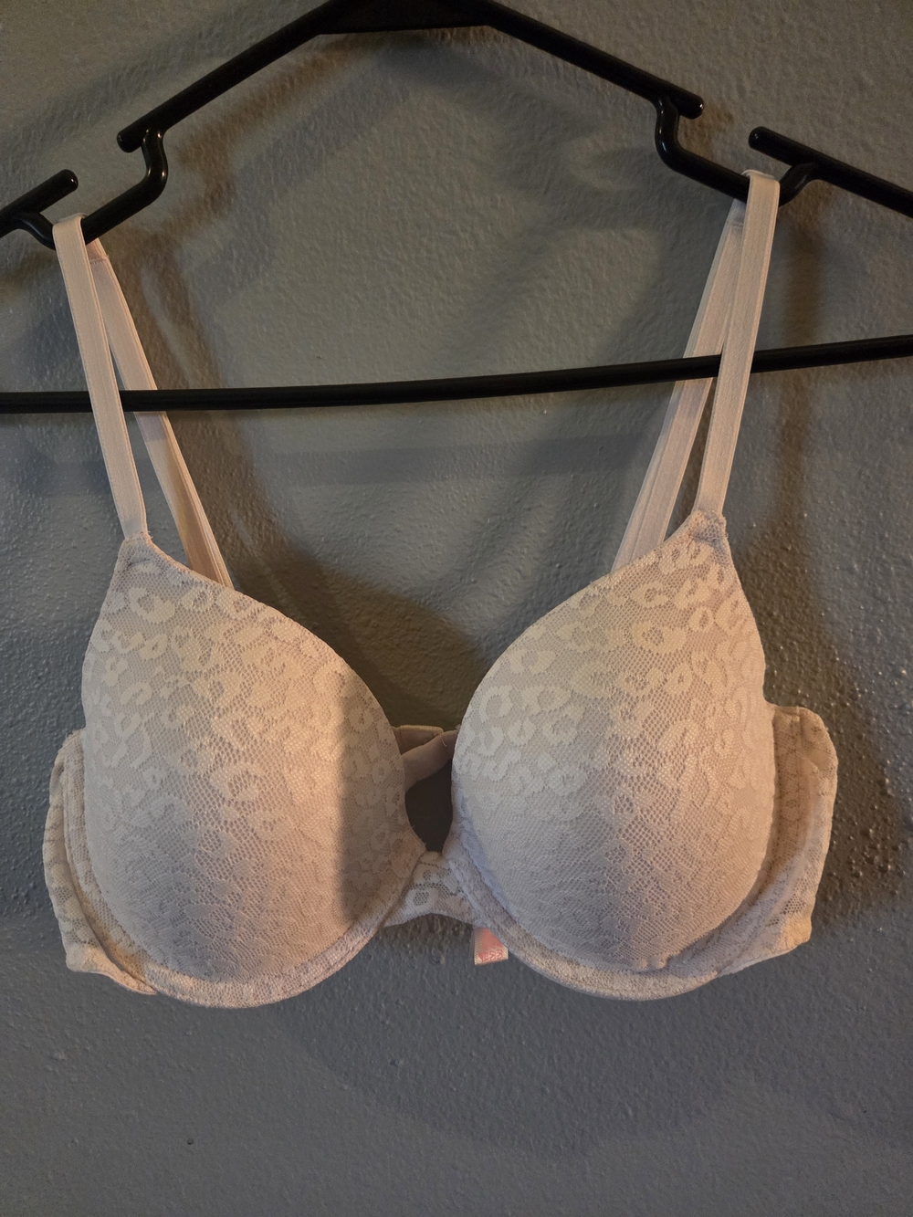 PINK Victoria's Secret Leopard Lace Push-Up Bra in White